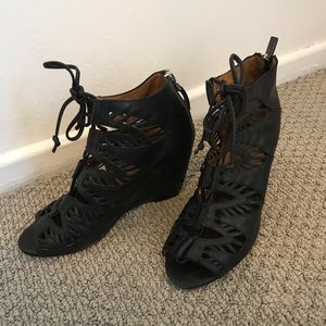 DOLCE VITA lace up heels - size 6.5